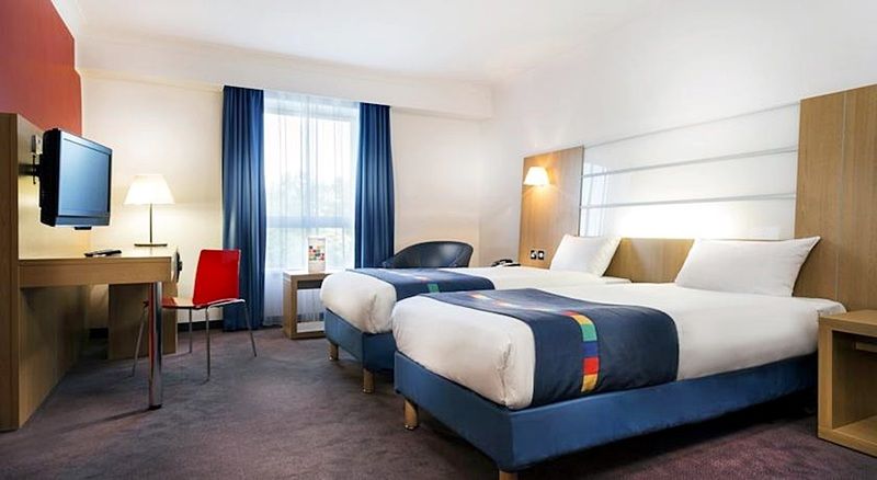 Premier Inn Cardiff North Exteriör bild