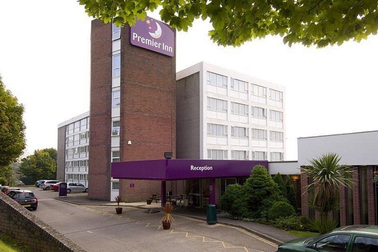 Premier Inn Cardiff North Exteriör bild