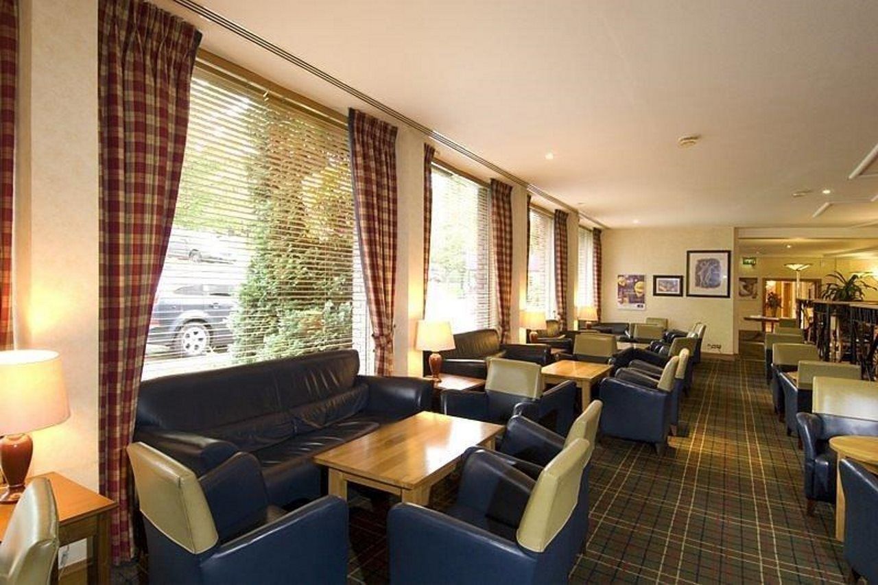 Premier Inn Cardiff North Exteriör bild