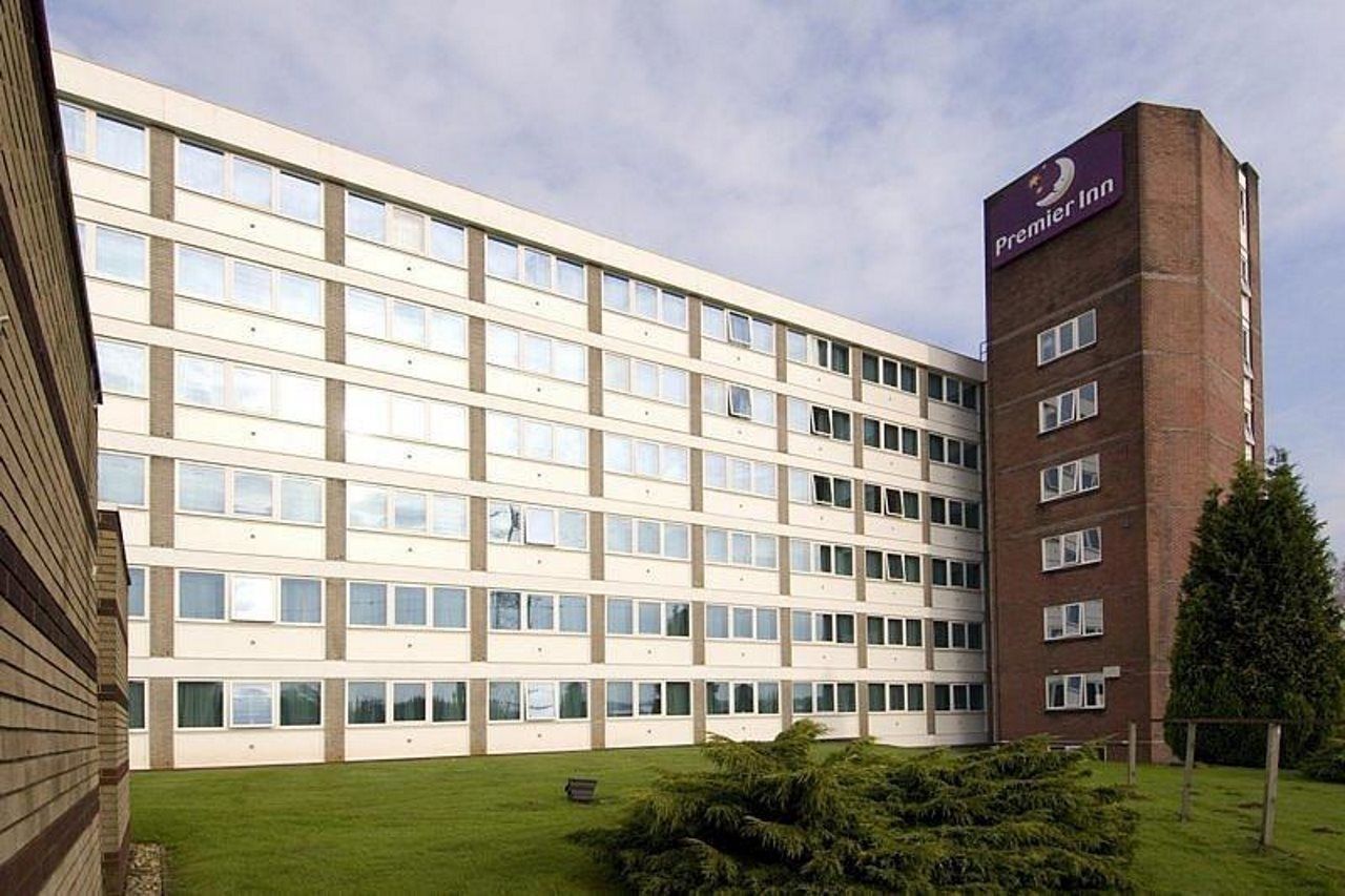 Premier Inn Cardiff North Exteriör bild